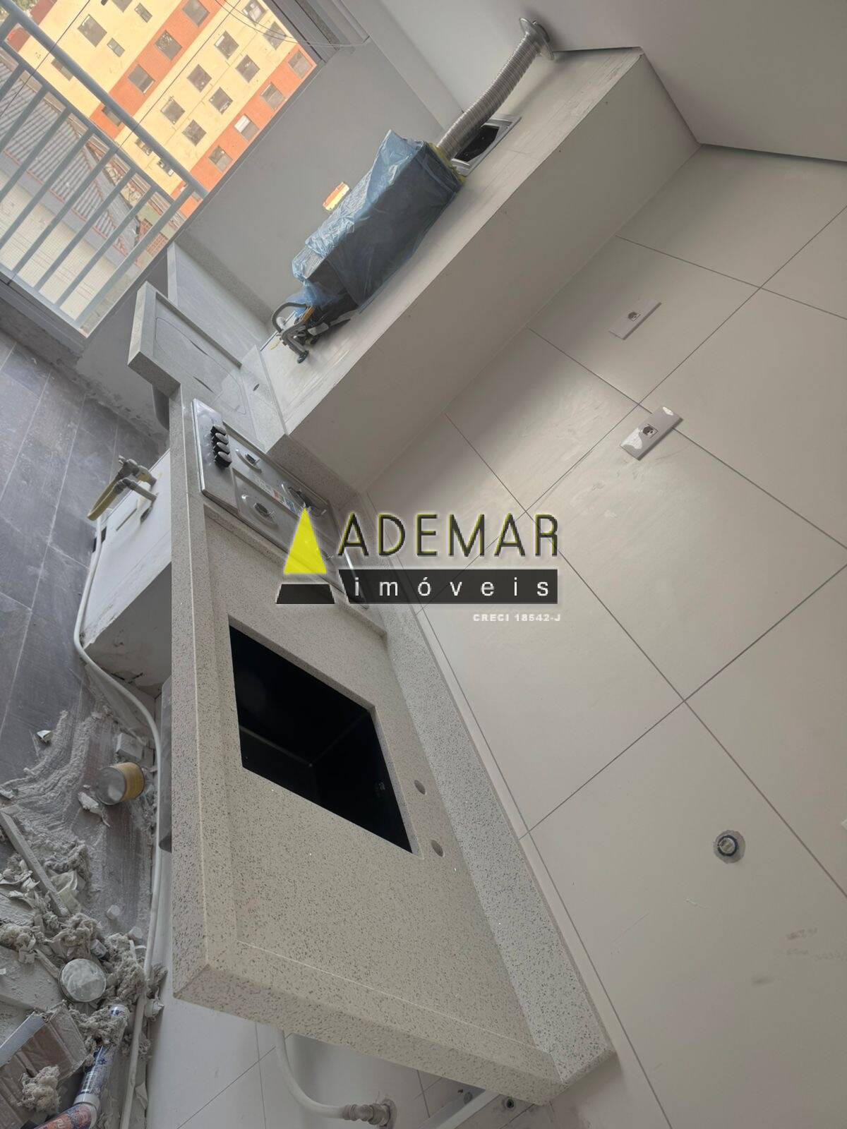 Apartamento à venda com 2 quartos, 44m² - Foto 4