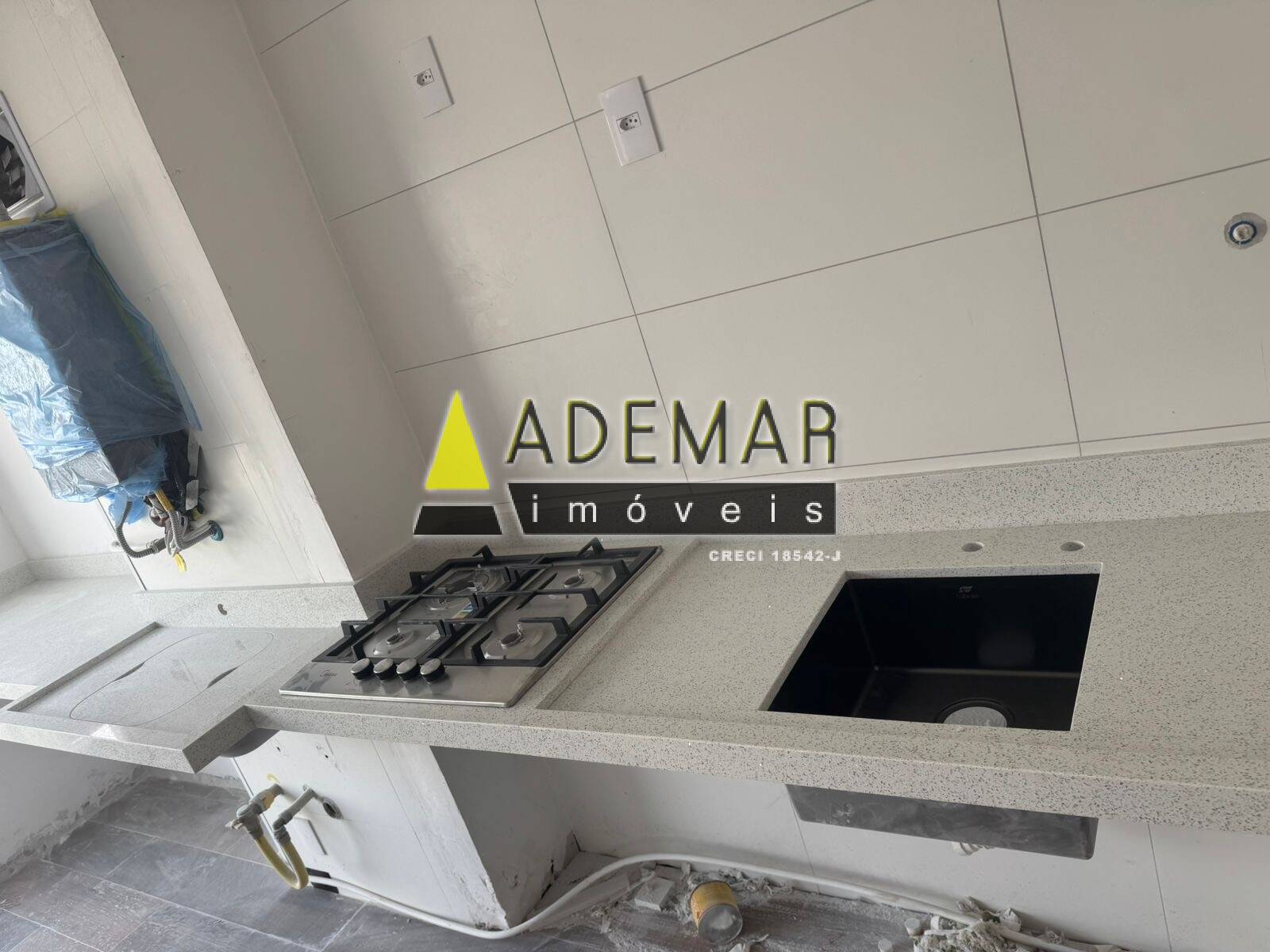 Apartamento à venda com 2 quartos, 44m² - Foto 8