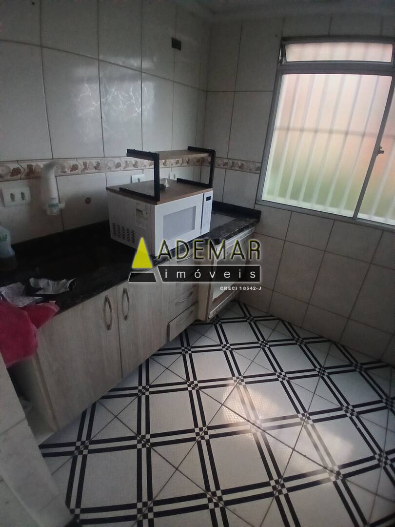 Casa para alugar com 2 quartos, 40m² - Foto 6
