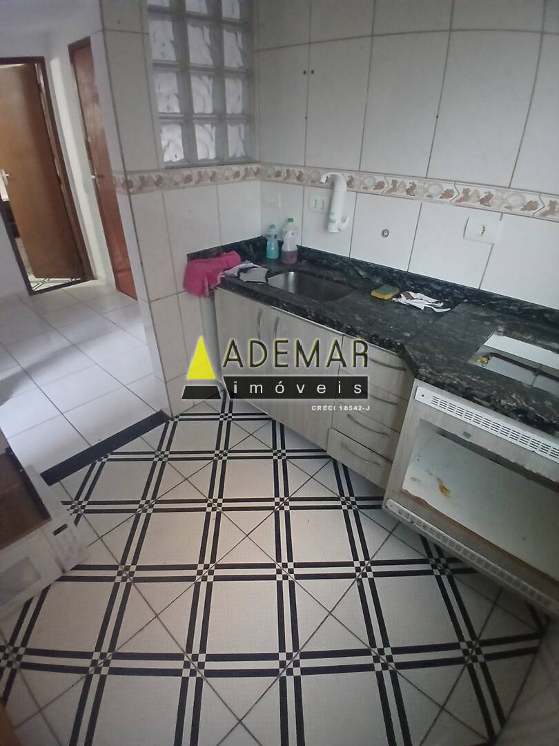 Casa para alugar com 2 quartos, 40m² - Foto 8