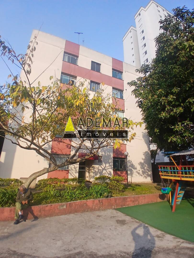 Casa para alugar com 2 quartos, 40m² - Foto 13