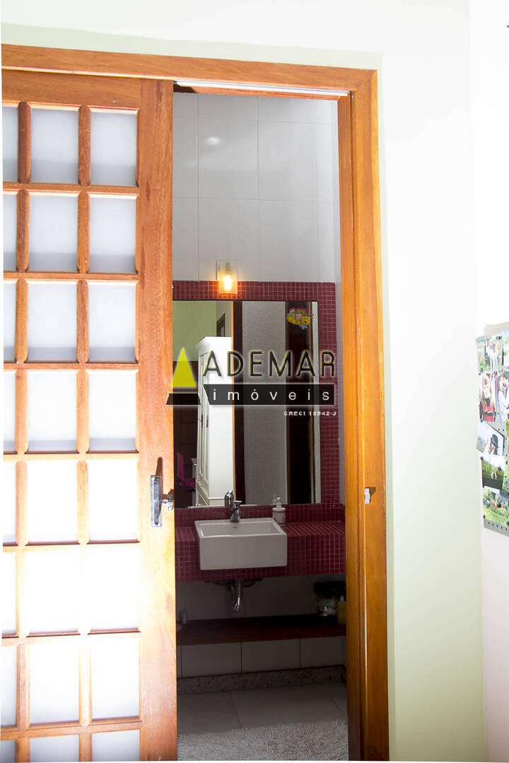 Casa à venda com 7 quartos, 2260m² - Foto 27