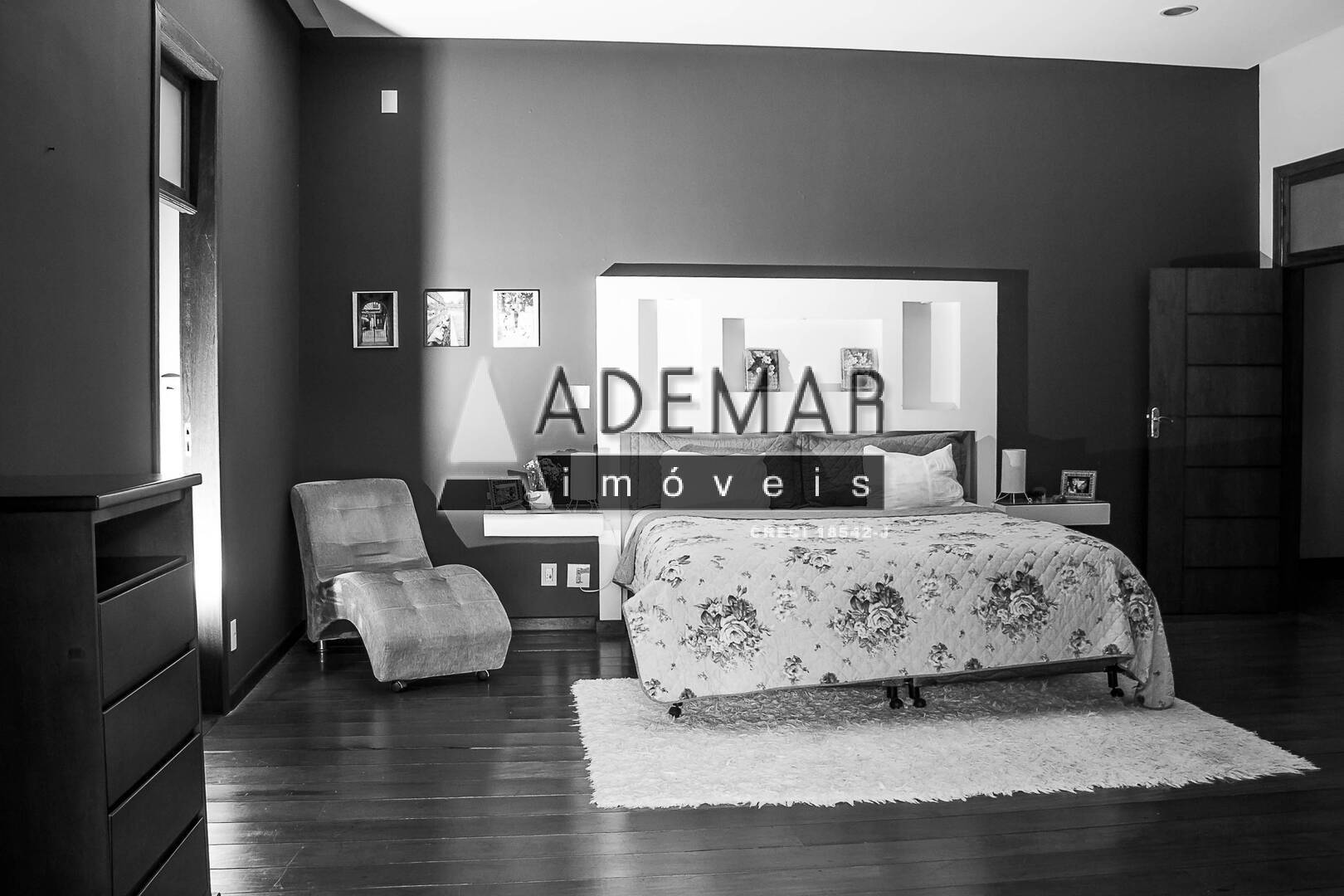 Casa à venda com 7 quartos, 2260m² - Foto 32