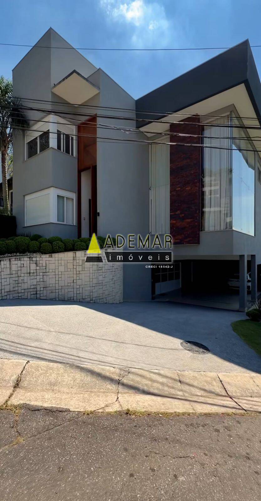 Casa, 4 quartos, 645 m² - Foto 1